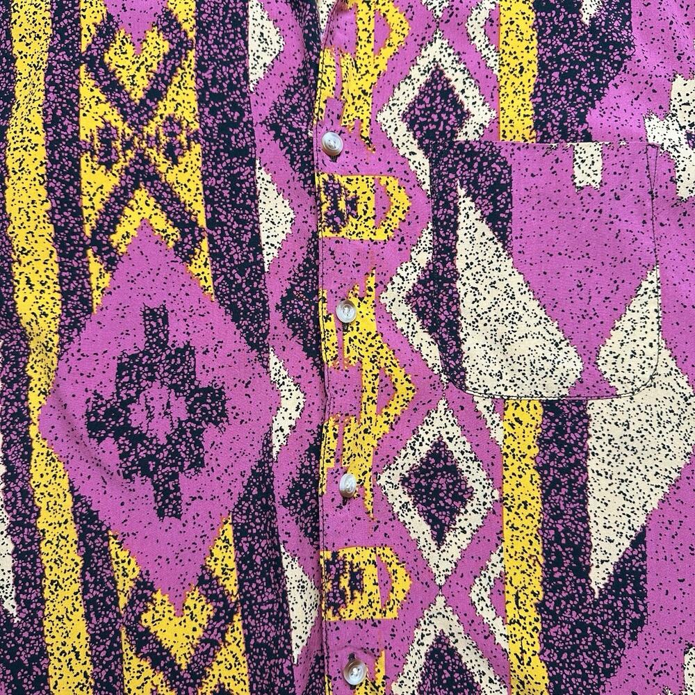 Urban Outfitters | Men | Southwestern Diamond Print Button Up Shirt | Medium - Picture 8 of 9